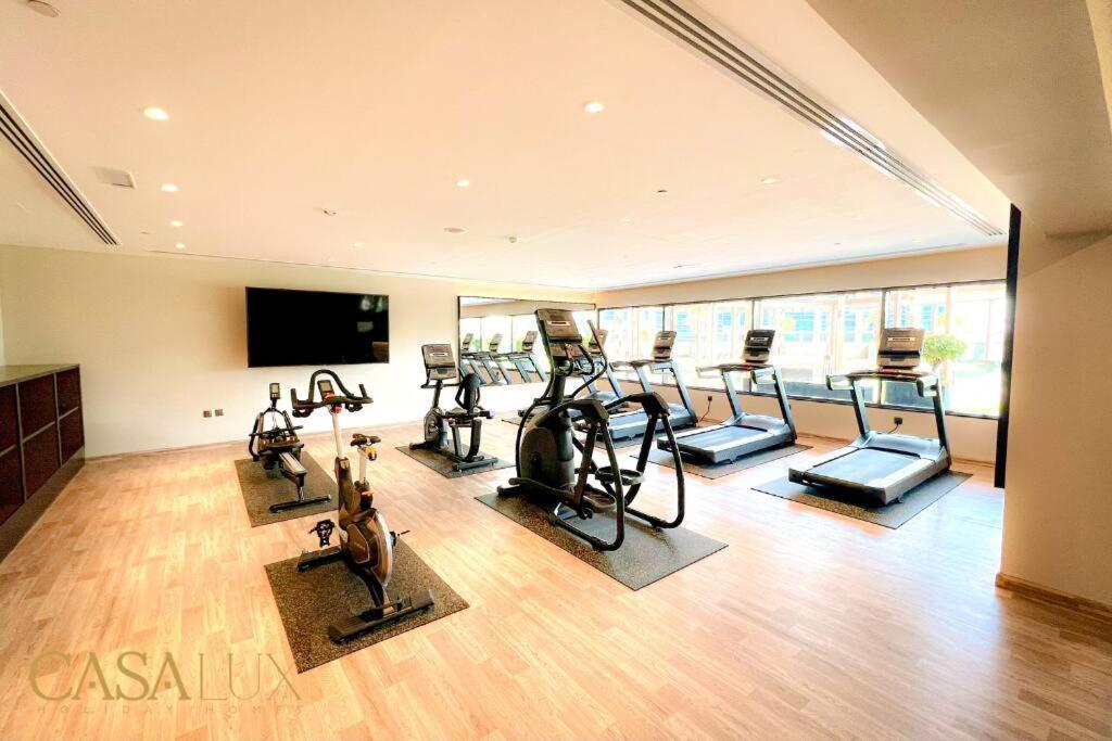 Lovely Big Studio W/ Burj Khalifa View In Downtown Dubai Buitenkant foto