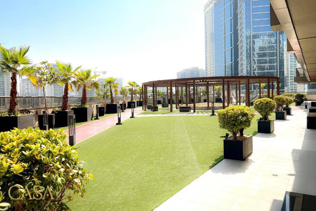 Lovely Big Studio W/ Burj Khalifa View In Downtown Dubai Buitenkant foto